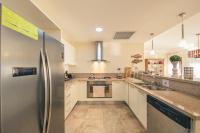 Luxurious Villa at Puerto Bahia with Great Views - B&B Los Grini