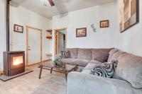 Townsend Cottage on UTV and Snowmobile Trail! - B&B