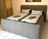 nJoy! EXPO Studio Bonlanden - Messe & Parkplatz - B&B Filderstadt