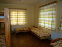Vierbettzimmer mit Gemeinschaftsbad