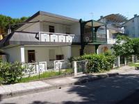 Bright apartment with garden - B&B Bibione