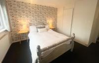 B&B Hereford - Spacious 2 double bed city home - Bed and Breakfast Hereford