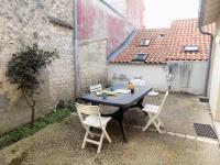 Saint Palais sur Mer - MAISON MITOYENNE - cour privée - CENTRE VILLE - B&B Saint-Palais-sur-Mer