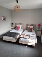 Zweibettzimmer mit Gartenblick