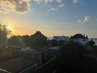 Broadway Beach Home with Hot tub - B&B Herne Bay