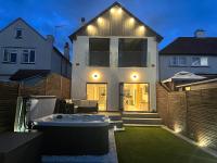 Broadway Beach Home with Hot tub - B&B Herne Bay