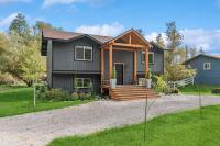 Whitefish Mountain Retreat - Sleeps 14 Near Glacier - Hot Tub & Game Room - Chambres d'hôtes Whitefish