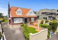 Sky Stars Elegant Home with Seaview - B&B Auckland