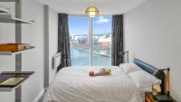 River View Ensuite Private Room in Shared Apartment - Bed and Breakfast