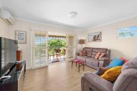 B&B Brisbane - Bright & Breezy ~ 2 Bed/2 Bath /1 Car/ Views! - Bed and Breakfast Brisbane