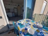 Appartement T2 à Marseillan Plage : terrasse, jardin, parking, proche plage et commerces - FR-1-326-796 - Chambres d'hôtes Marseillan