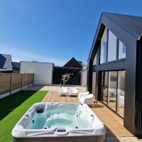 LES PORTSALLAISES piscine ou spa à 300m de la plage - B&B Ploudalmézeau