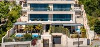 BEACH FRONT VILLA FRAN - DELUXE SUITE with private pool - B&B