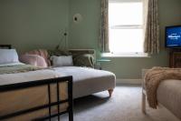 B&B Canterbury - Spacious 2 bed apartment - Bed and Breakfast Canterbury