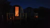 The Fox Pod at Nelson Park Riding Centre Ltd GLAMPING POD Birchington, Ramsgate, Margate, Broadstairs, also available we have the Pony Pod and Trailor Escapes converted horse box - Chambres d'hôtes Birchington-on-Sea