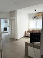 B&B Limassol - Anastasia 1 Bedroom Apartment - Bed and Breakfast Limassol