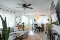 Corner Casa (w Bikes!) Beach Home (3bd/2ba) - B&B