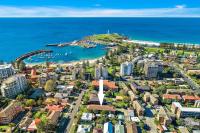 Harbourside Bliss: 2-Bedroom Coastal Apartment - B&B