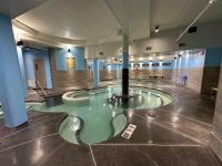 Solara Escape - 2BR Retreat with Pool - Hot Tub - Gym - Spa - B&B Canmore