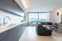 Seaside Haven-City Center Amazing Pool and Sea view - B&B Eilat