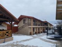 Садиба У Дохтора Відпочинок у Карпатах - Bed and Breakfast Holubyne