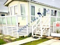 B&B Selsey - Marlow - Gold 2 bed with veranda and parking at Seal Bay Resort - Bed and Breakfast Selsey