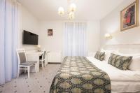 Family Room (2 Adults + 1 Child)