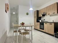 2 Bedroom apartment close to the beach - Chambres d’hôtes San Pawl il-Bahar