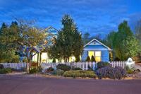Bluemoon Vacation Rentals - Bluemoon Cottage - B&B