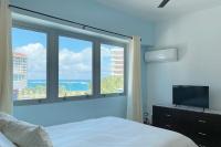B&B San Juan - soundproof windows over Condado Beach, San Juan apts - Bed and Breakfast San Juan