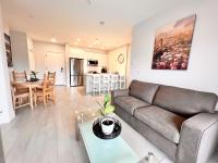 B&B Ciudad de Langley - Warm and welcoming Spacious 2bedroom condo - Bed and Breakfast Ciudad de Langley