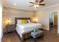 80 Acres, Pool, Game room with Ping Pong & Billiards! - B&B Williamstown