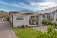 B&B Christchurch - Charming Waterfront Retreat - Bed and Breakfast Christchurch