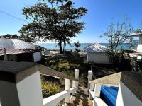 Bobby's Villa Beachfront, Bauang - B&B