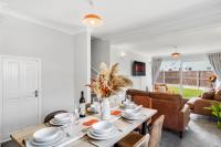 Grab a Deal Today! Massive Home For Contractors & Parking for 4 - B&B