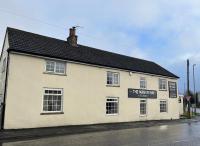 B&B York - The Manor Inn Pub and Steakhouse, Fridaythorpe, Driffield - Bed and Breakfast York