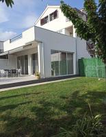 Apartment Marina with Heated Swimming Pool - Bed and Breakfast Dugopolje