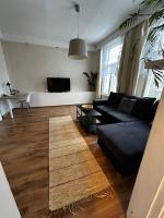 Family Apartment near Kadriorg Swan Pond - Chambres d'hôtes Tallinn