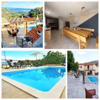 Holiday House Above with pool and summer kitchen - Chambres d’hôtes Klis