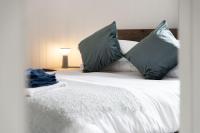 One-Bedroom Apartment with Garden View