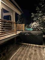 Upea villa lähellä rantaa poreallas & SUP-laudat - B&B Vaasa