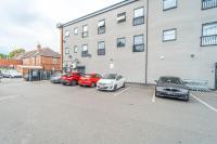 Bright and Modern Apartment, near Molineux Stadium, Perfect for Contractors and NHS Workers - B&B