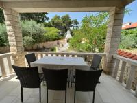 Apartment with Garden View