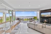 Piermont Waterfront Villa with Hot Tub - B&B Piermont