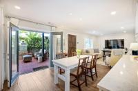 90 Walk Score, Steps to Beach, Dining - B&B Carlsbad