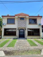 Hermosa Casa con Piscina Privada en Punta Leona - B&B
