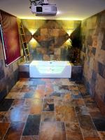 Les Charmes-Balnéothérapie-Vidéoprojecteur-Netflix - B&B Baume-les-Dames