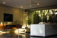 Wahyu wonderful 2Bd villa with huge garden and large pool - Bed and Breakfast Seminyak