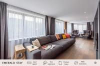 Deluxe Three-Bedroom Apartment with 3 bathrooms (Ayan)