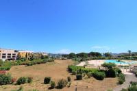 GASMIC - Appartement pour 4 personnes avec piscine et accès direct à la plage situé aux marines de Gassin - B&B Gassin